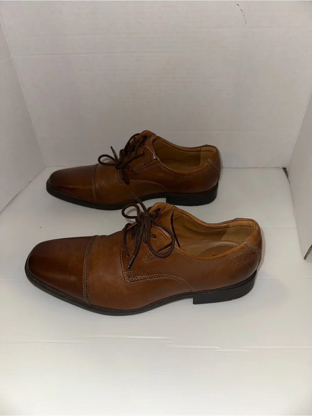 Clarks Tan Brown Leather Cap-Toe Derby Shoes